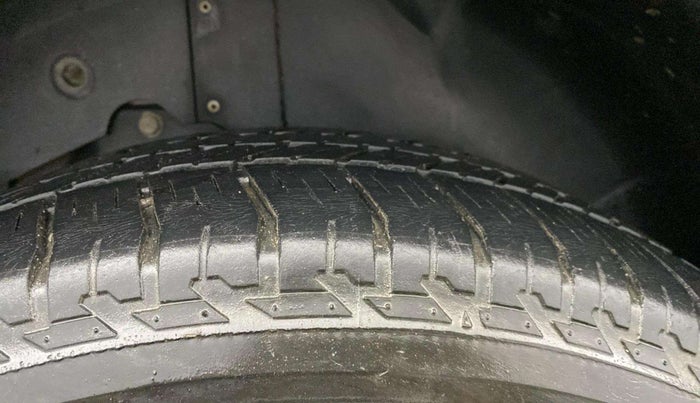 2018 Mahindra XUV500 W11, Diesel, Manual, 84,621 km, Right Rear Tyre Tread