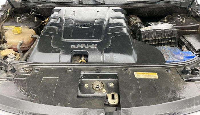 2018 Mahindra XUV500 W11, Diesel, Manual, 84,621 km, Engine View