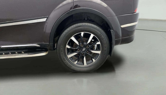 2018 Mahindra XUV500 W11, Diesel, Manual, 84,621 km, Left Rear Wheel