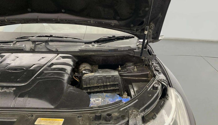 2018 Mahindra XUV500 W11, Diesel, Manual, 84,621 km, Engine View - Left