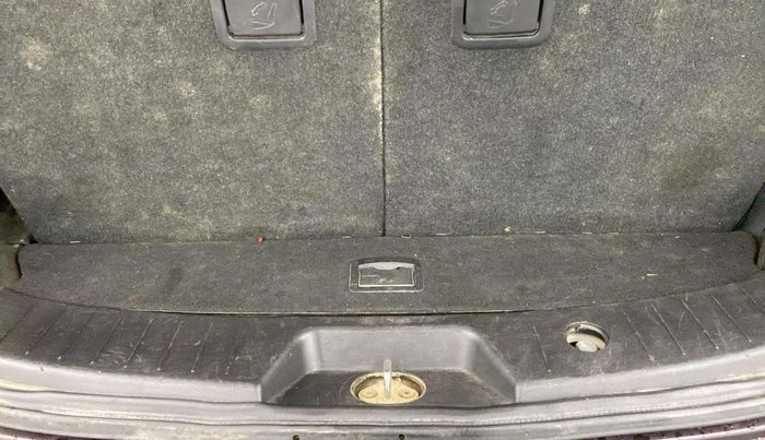 2018 Mahindra XUV500 W11, Diesel, Manual, 84,621 km, Boot Inside