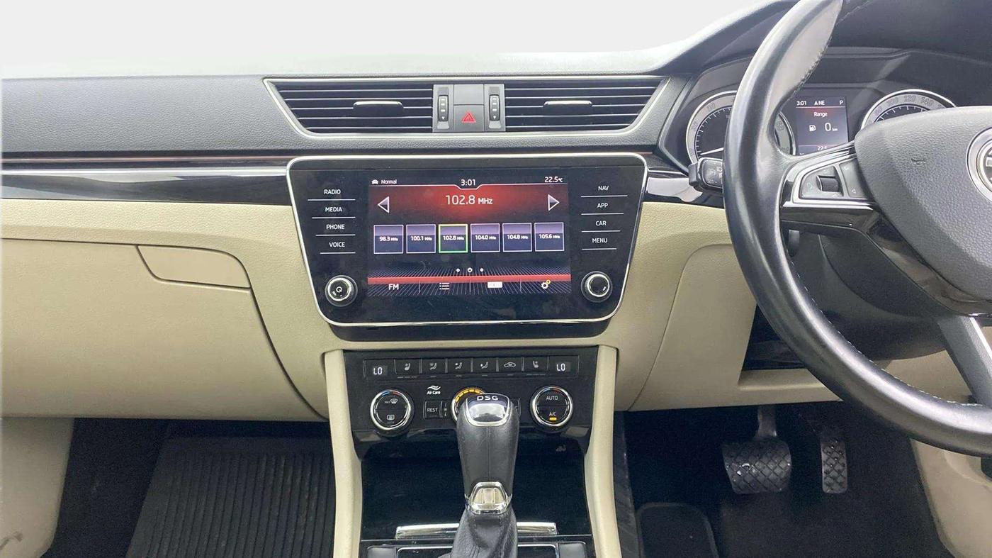 2018 Skoda Superb L&K 1.8 TSI AT, Petrol, Automatic, 65,658 km, Air Conditioner