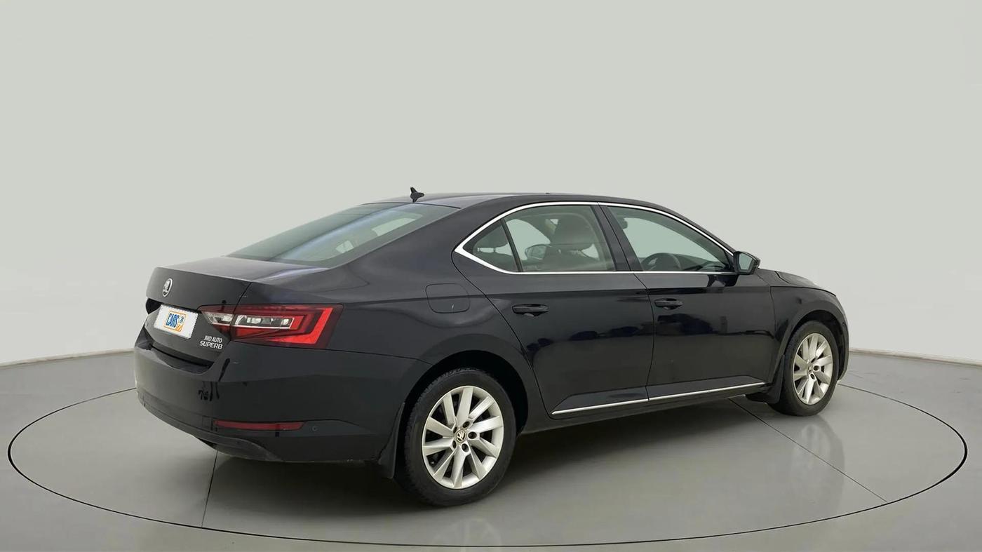2018 Skoda Superb L&K 1.8 TSI AT, Petrol, Automatic, 65,658 km, Right Back Diagonal