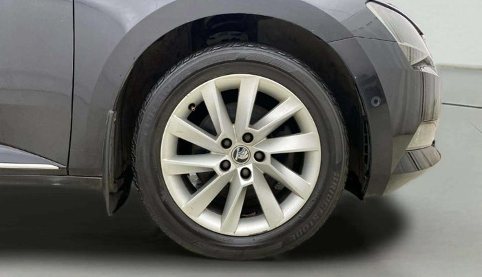 2018 Skoda Superb L&K 1.8 TSI AT, Petrol, Automatic, 65,610 km, Right Front Wheel