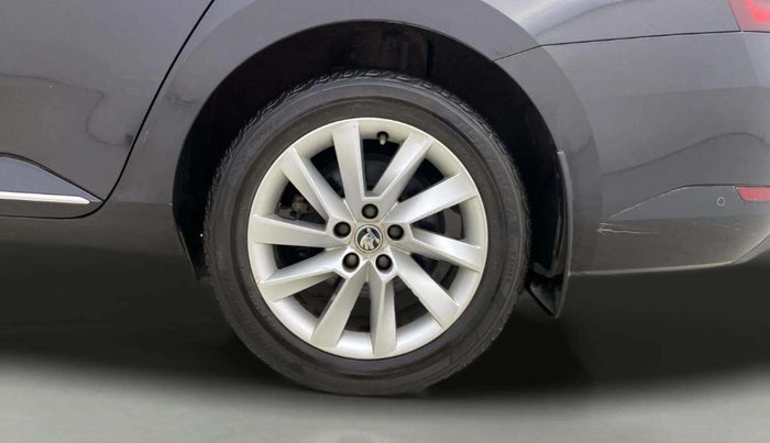 2018 Skoda Superb L&K 1.8 TSI AT, Petrol, Automatic, 65,610 km, Left Rear Wheel
