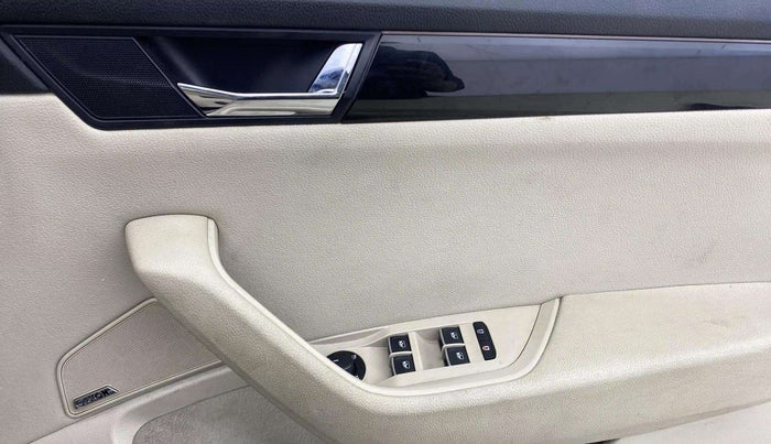 2018 Skoda Superb L&K 1.8 TSI AT, Petrol, Automatic, 65,610 km, Driver Side Door Panels Control