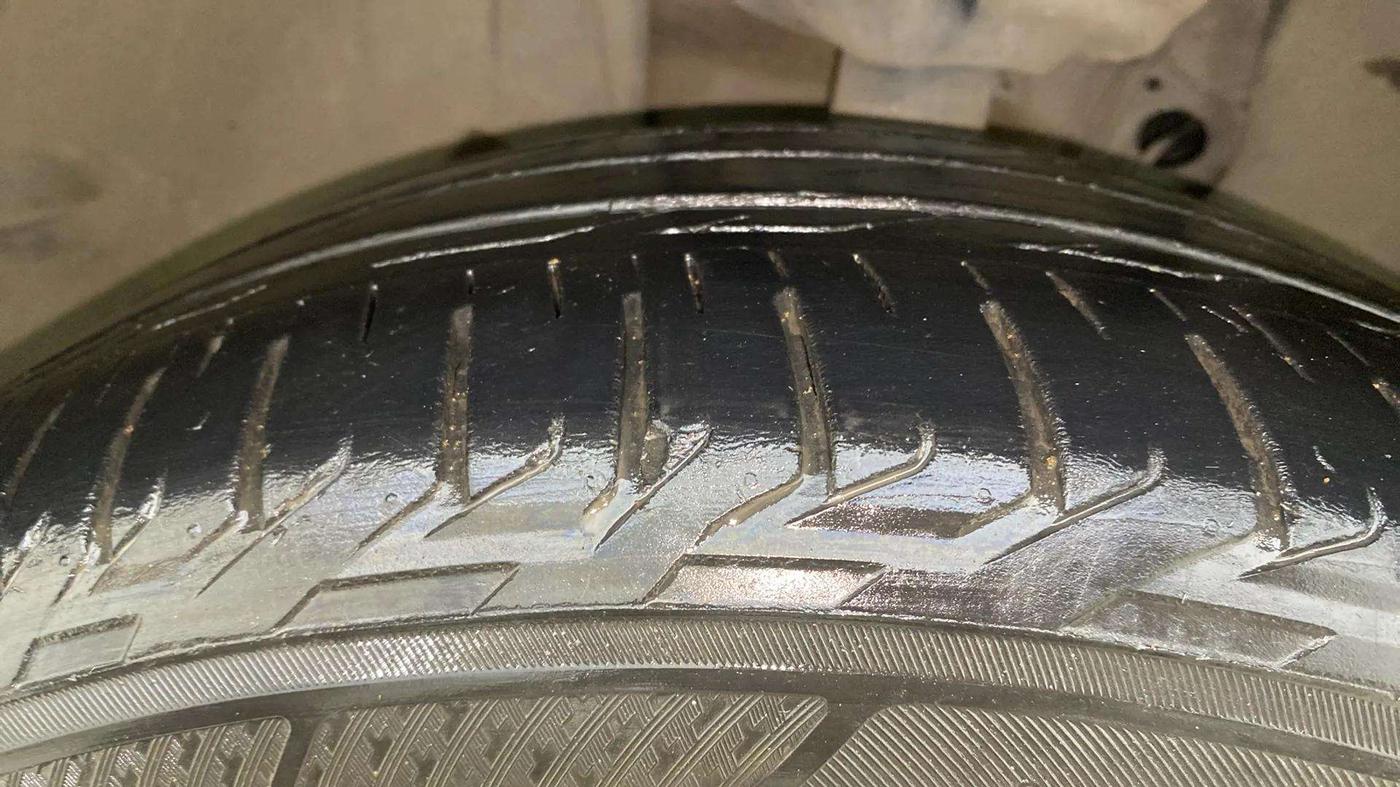 2018 Skoda Superb L&K 1.8 TSI AT, Petrol, Automatic, 65,658 km, Left Front Tyre Tread