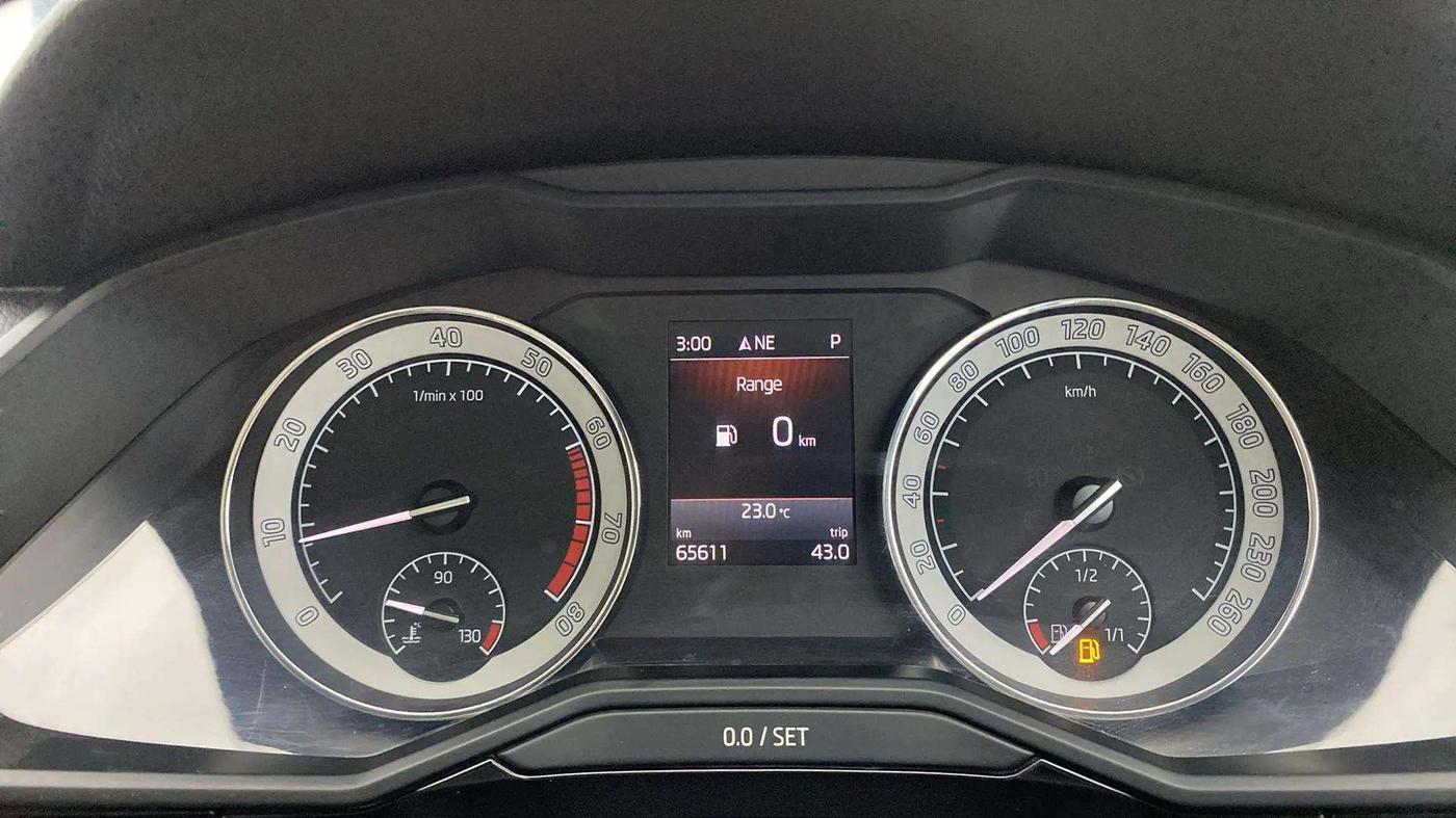 2018 Skoda Superb L&K 1.8 TSI AT, Petrol, Automatic, 65,658 km, Odometer Image