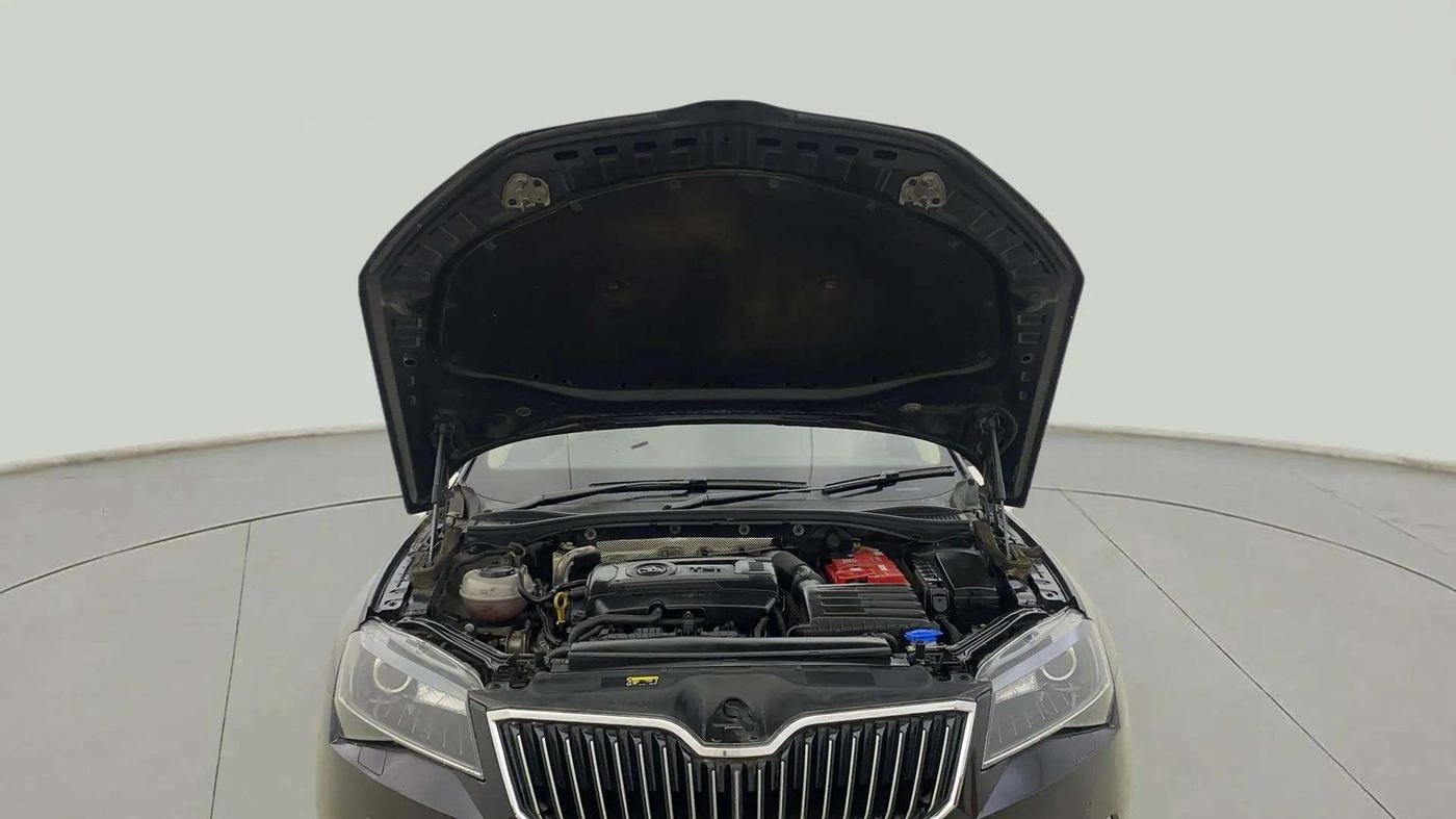 2018 Skoda Superb L&K 1.8 TSI AT, Petrol, Automatic, 65,658 km, Open Bonet
