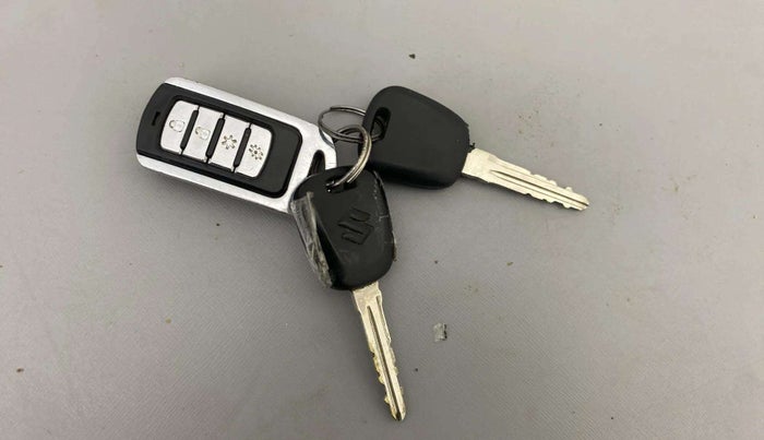 2017 Maruti Alto 800 LXI, Petrol, Manual, 35,271 km, Key Close Up