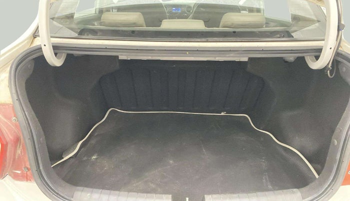 2015 Hyundai Xcent S (O) 1.2, Petrol, Manual, 63,646 km, Boot Inside