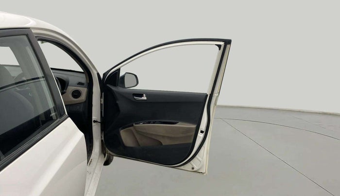 2015 Hyundai Xcent S (O) 1.2, Petrol, Manual, 63,646 km, RHS Front Door
