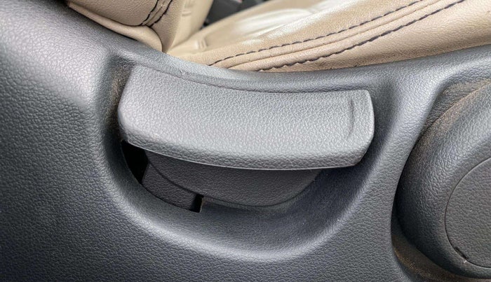 2019 Hyundai Verna 1.6 VTVT SX, Petrol, Manual, 68,877 km, Driver Side Adjustment Panel