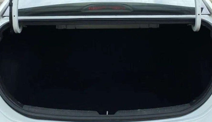 2019 Hyundai Verna 1.6 VTVT SX, Petrol, Manual, 68,877 km, Boot Inside