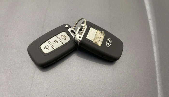 2014 Hyundai Verna FLUIDIC 1.6 VTVT SX, Petrol, Manual, 24,239 km, Key Close Up