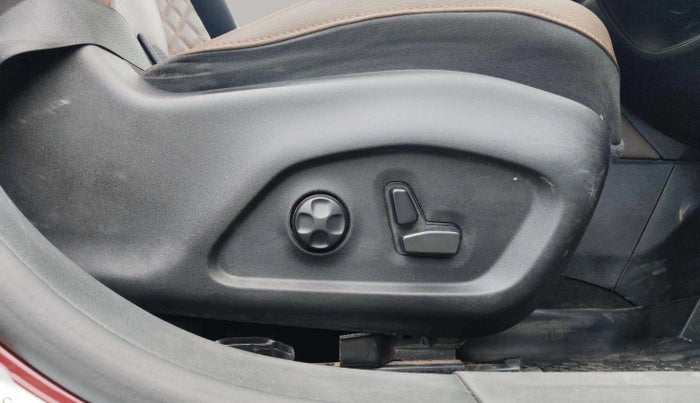 2022 Jeep MERIDIAN LIMITED (O) 4X2 AT, Diesel, Automatic, 31,269 km, Driver Side Adjustment Panel