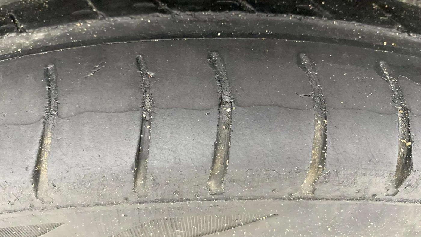 2015 Maruti Wagon R 1.0 VXI, Petrol, Manual, 47,241 km, Left Front Tyre Tread