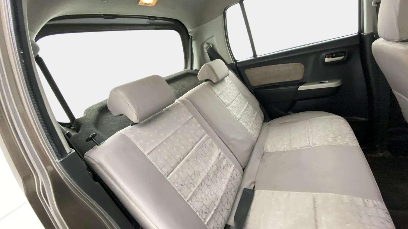 2015 Maruti Wagon R 1.0 VXI, Petrol, Manual, 47,241 km, Right Side Rear Door Cabin