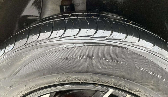 2017 Hyundai Creta E PLUS 1.6 PETROL, Petrol, Manual, 20,534 km, Right Rear Tyre Tread