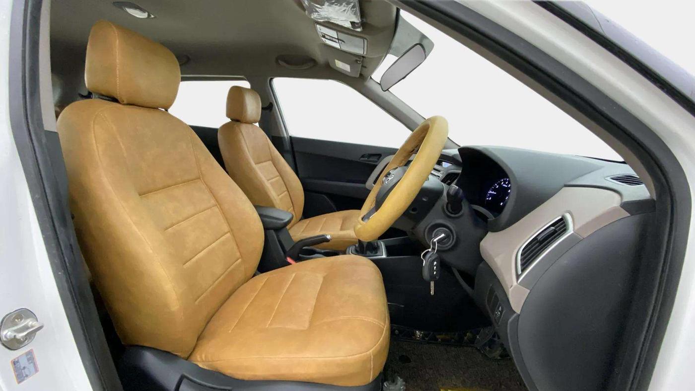 2017 Hyundai Creta E PLUS 1.6 PETROL, Petrol, Manual, 20,534 km, Right Side Front Door Cabin