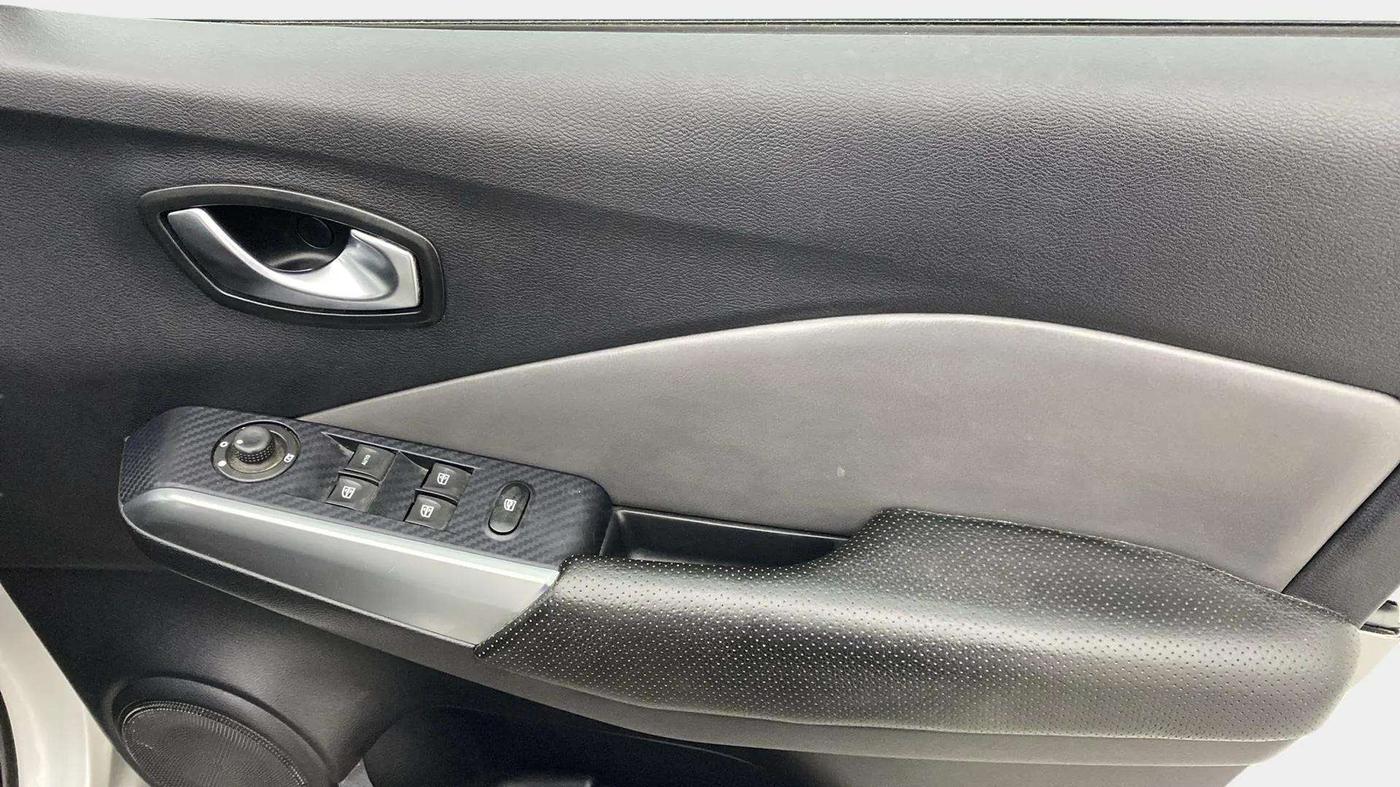 2019 Nissan Kicks XV DIESEL, Diesel, Manual, 55,205 km, Driver Side Door Panels Control