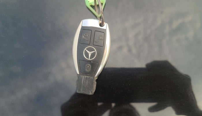 2011 Mercedes Benz E Class E 250 CDI ELEGANCE, Diesel, Automatic, 81,072 km, Key Close Up