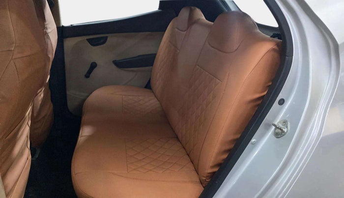 2015 Hyundai Eon ERA +, Petrol, Manual, 64,682 km, Right Side Rear Door Cabin