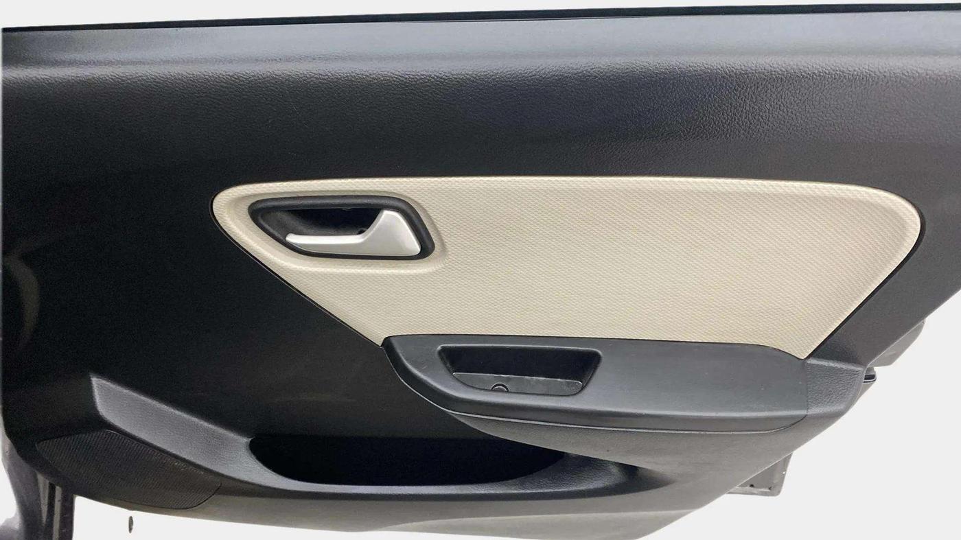 2021 Maruti Alto VXI PLUS, Petrol, Manual, 34,218 km, Driver Side Door Panels Control