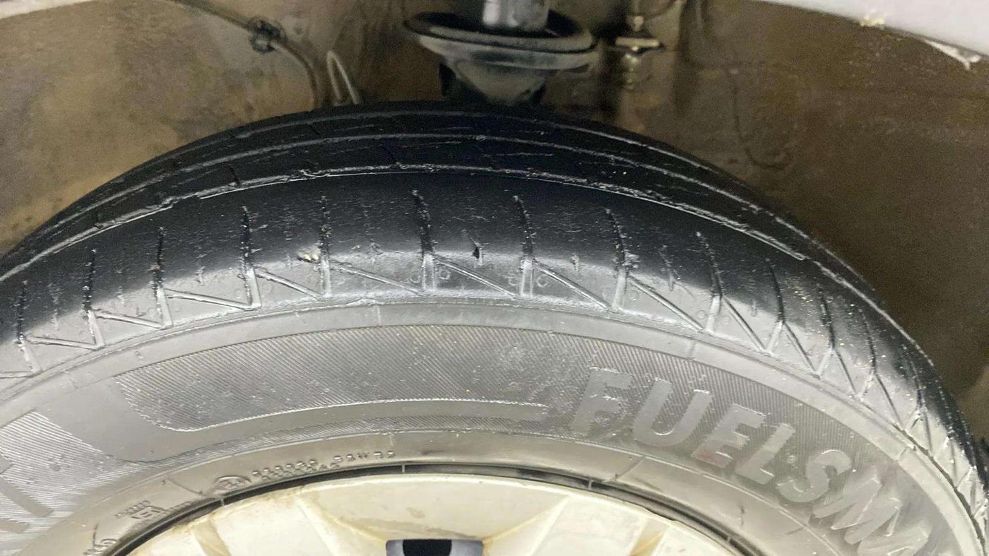 2021 Maruti Alto VXI PLUS, Petrol, Manual, 34,218 km, Left Front Tyre Tread