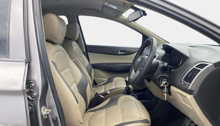 2012 Hyundai i20 SPORTZ 1.2, Petrol, Manual, 86,829 km, Right Side Front Door Cabin