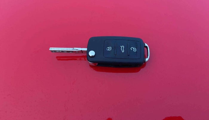 2015 Volkswagen Polo HIGHLINE1.2L, Petrol, Manual, 74,635 km, Key Close Up