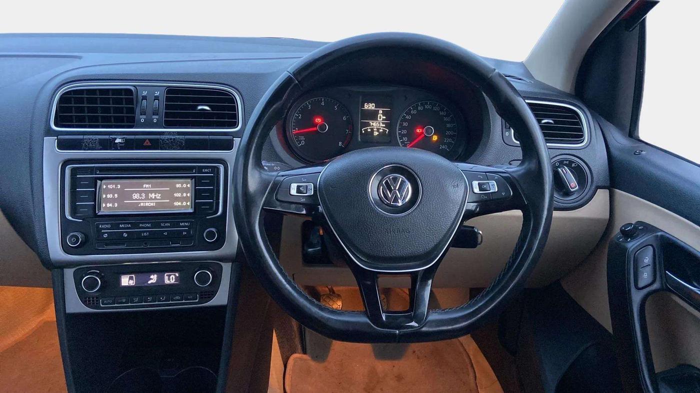 2015 Volkswagen Polo HIGHLINE1.2L, Petrol, Manual, 74,635 km, Steering Wheel Close Up