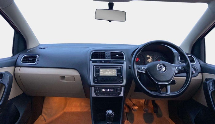 2015 Volkswagen Polo HIGHLINE1.2L, Petrol, Manual, 74,635 km, Dashboard