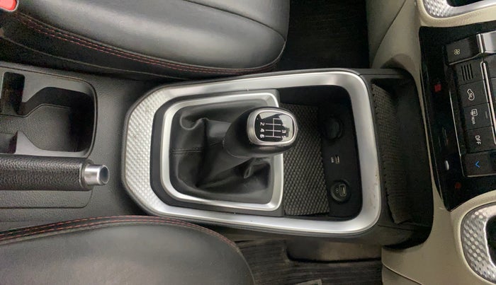 2021 KIA SONET HTX 1.0 IMT, Petrol, Manual, 53,981 km, Gear Lever