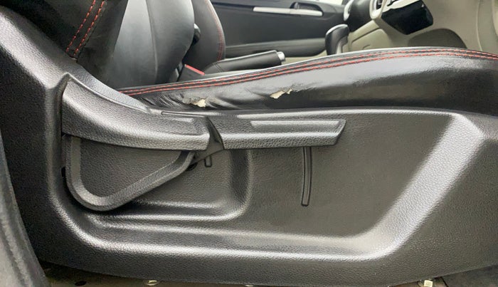 2021 KIA SONET HTX 1.0 IMT, Petrol, Manual, 53,981 km, Driver Side Adjustment Panel