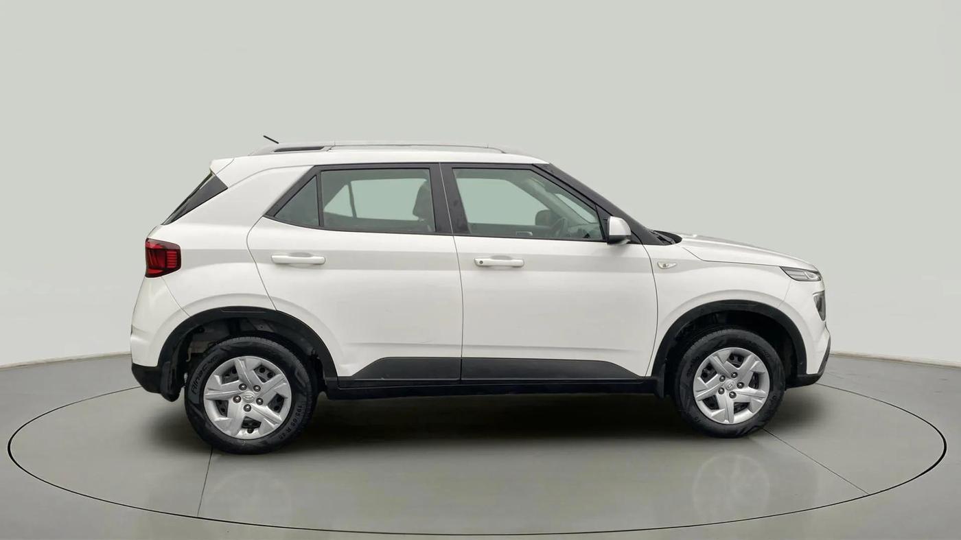 2021 Hyundai VENUE S 1.2, Petrol, Manual, 36,983 km, Right Side View