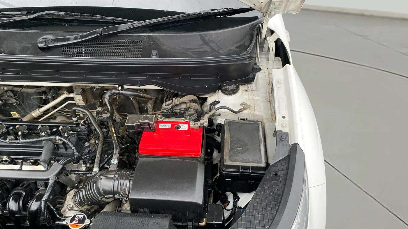 2021 Hyundai VENUE S 1.2, Petrol, Manual, 36,983 km, Engine View - Left