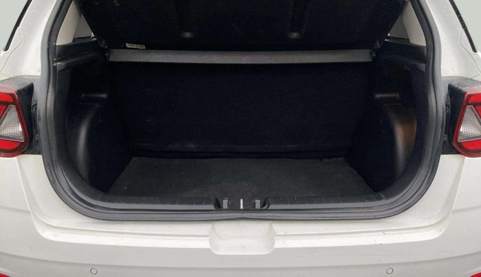 2021 Hyundai VENUE S 1.2, Petrol, Manual, 36,912 km, Boot Inside