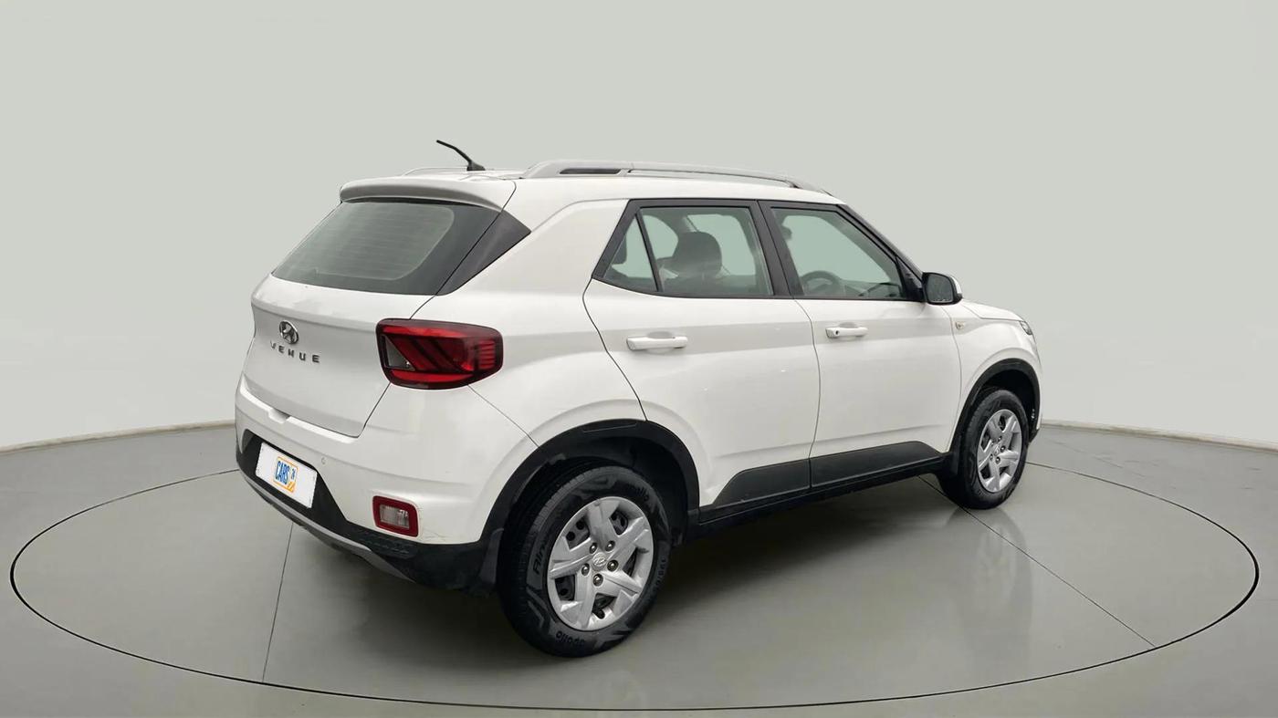2021 Hyundai VENUE S 1.2, Petrol, Manual, 36,983 km, Right Back Diagonal