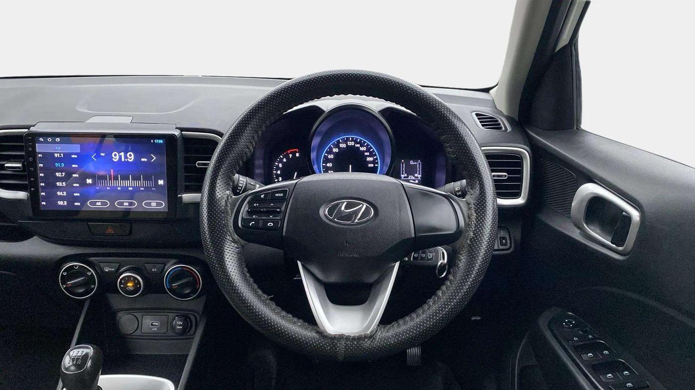2021 Hyundai VENUE S 1.2, Petrol, Manual, 36,983 km, Steering Wheel Close Up