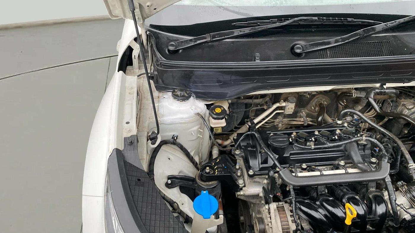 2021 Hyundai VENUE S 1.2, Petrol, Manual, 36,983 km, Engine View - Right