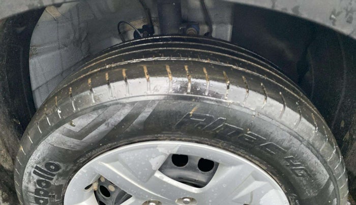 2021 Hyundai VENUE S 1.2, Petrol, Manual, 36,912 km, Right Front Tyre Tread