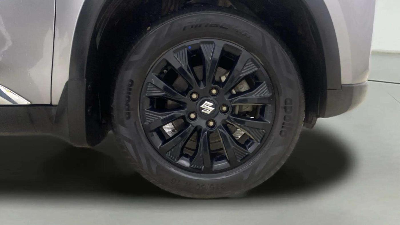 2022 Maruti BREZZA ZXI, Petrol, Manual, 38,044 km, Right Front Wheel