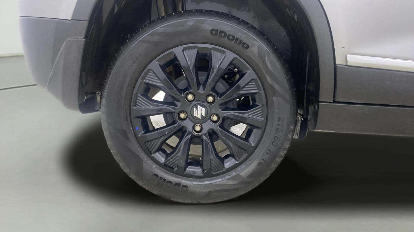 2022 Maruti BREZZA ZXI, Petrol, Manual, 38,044 km, Right Rear Wheel