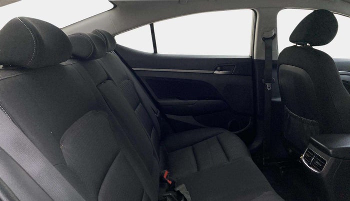 2017 Hyundai New Elantra 2.0 SX MT PETROL, Petrol, Manual, 1,49,154 km, Right Side Rear Door Cabin