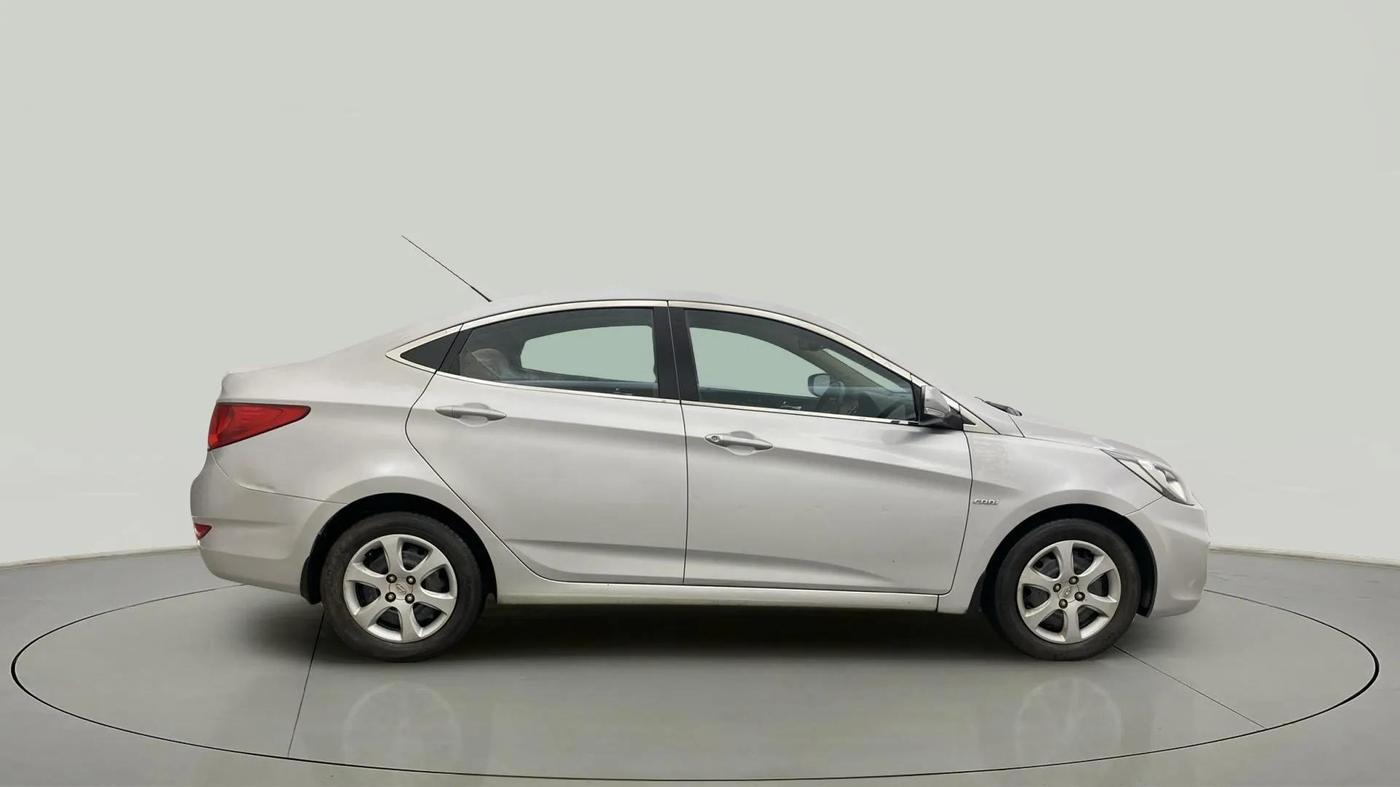 2013 Hyundai Verna FLUIDIC 1.6 CRDI EX, Diesel, Manual, 91,584 km, Right Side View