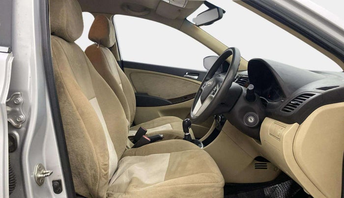 2013 Hyundai Verna FLUIDIC 1.6 CRDI EX, Diesel, Manual, 91,584 km, Right Side Front Door Cabin