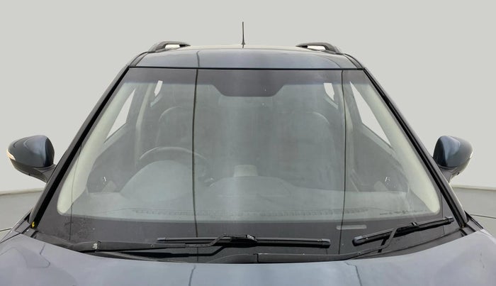 2022 Mahindra XUV300 W8 (O) 1.2 PETROL AMT, Petrol, Automatic, 32,518 km, Front Windshield