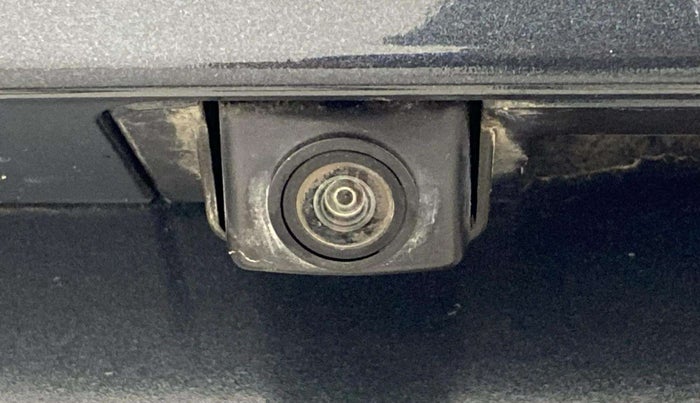 2022 Mahindra XUV300 W8 (O) 1.2 PETROL AMT, Petrol, Automatic, 32,518 km, Parking Camera