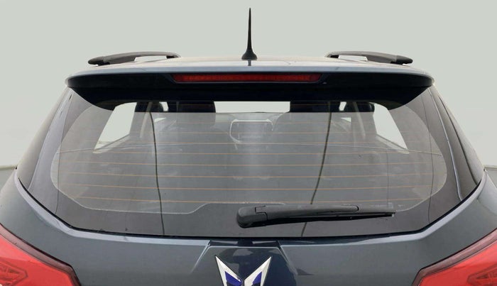 2022 Mahindra XUV300 W8 (O) 1.2 PETROL AMT, Petrol, Automatic, 32,518 km, Rear Windshield
